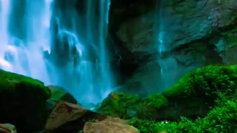 Tranquil Waters: The Beauty of a Flowing Waterfall