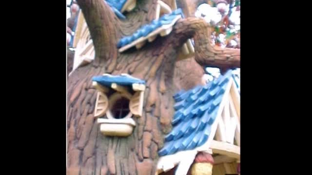 Chip n Dale Tree House--Disneyland History--1990's--TMS-548