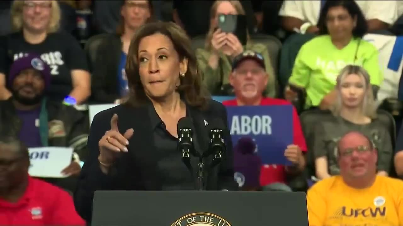 AWKWARD: Kamala Harris' Teleprompter Stops In Hilarious Moment