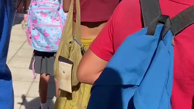 Gibilterra - primo giorno di scuola: nessuna mascherina, nessun distanziamento e nessun Green pass.