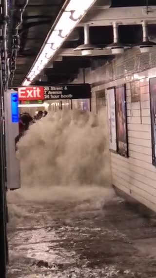 L'ouragan Ida, innonde la ville de New york
