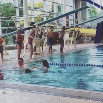 Little girl failed at diving