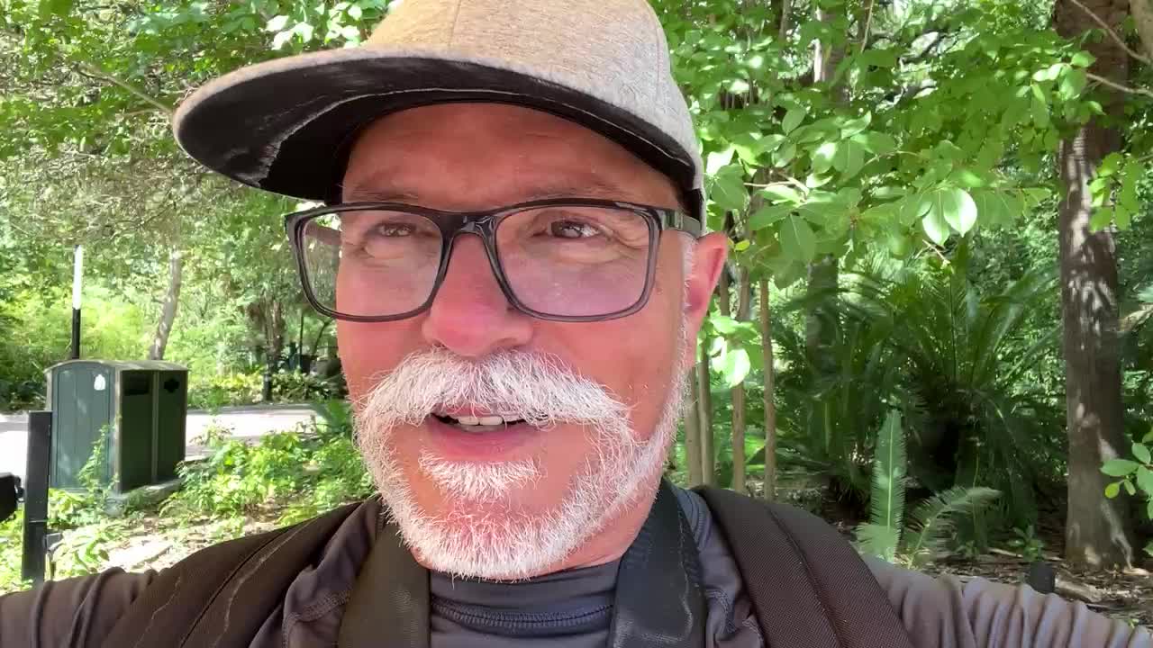 I LIKE ICE CREAM AT THE ZOO