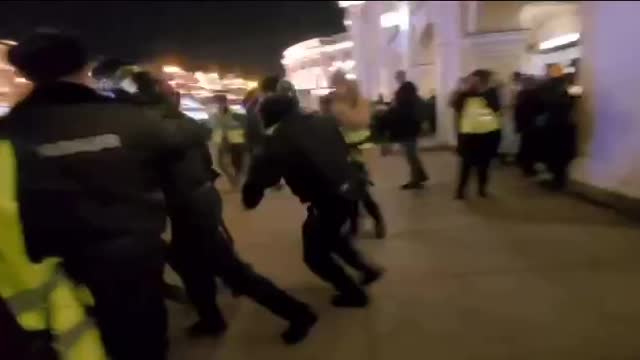 There are severe detentions at anti-war rallies in St. Petersburg.