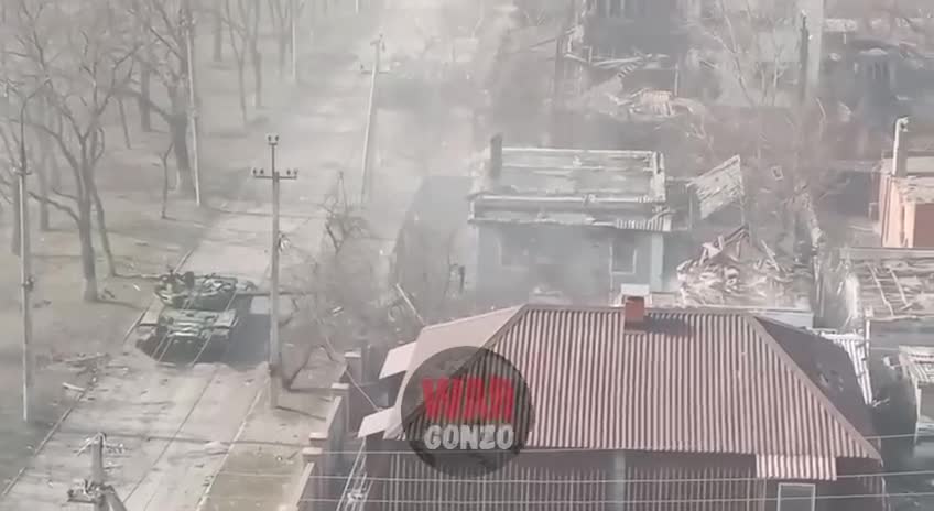 DPR tanks clear Mariupol from Azov militants