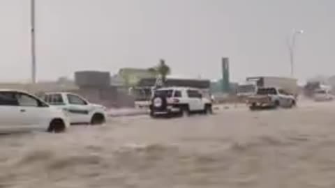 Heavy flood after rains in Al Darb of Jizan region Saudi Arabia (1).mp4
