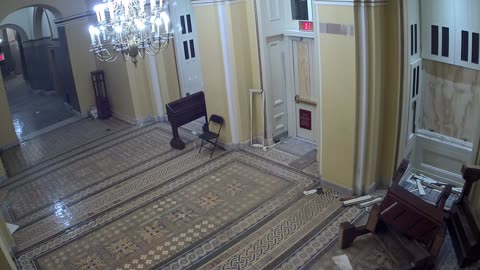 0102USCS01SenateWingDoornearS139_2021-01-06_23h39min35s950ms.mp4