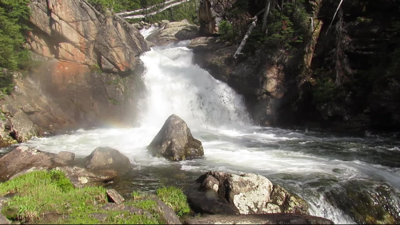 Yellowstone area Waterfall Beautiful, relaxing