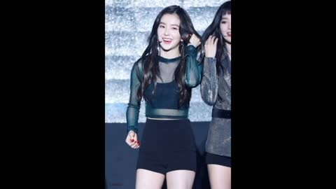 Red Velvet's Irene Looks Absolutely Seductive In This Stage Outfit!