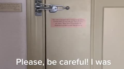The door does not lock, be careful when travelling!