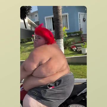 Fast cyclist hard to catch...