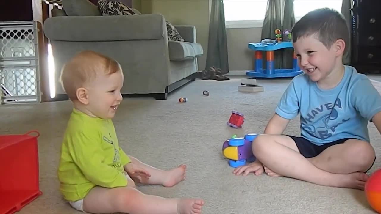 24 Second Baby Fail Funny Video.