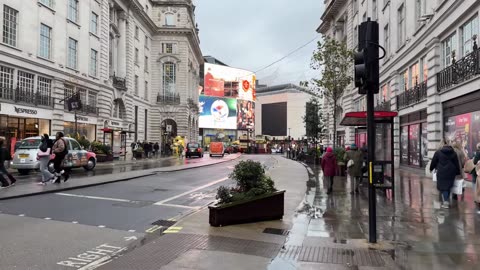 London Walk 🇬🇧 West End Getting Ready for Christmas 🎄 🥶 November 2024 🇬🇧 4K Virtual Walking Tour