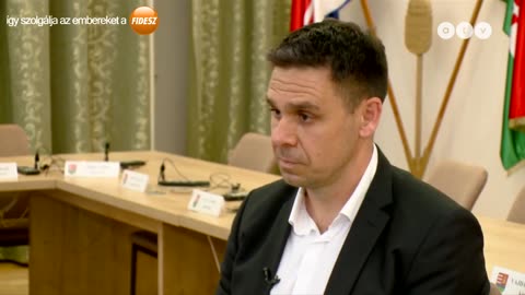 Fideszesek menekülnek, nem bírják a kamerát
