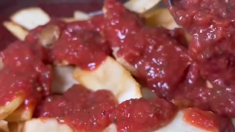 Would you try these LOADED PIZZA FRIES?