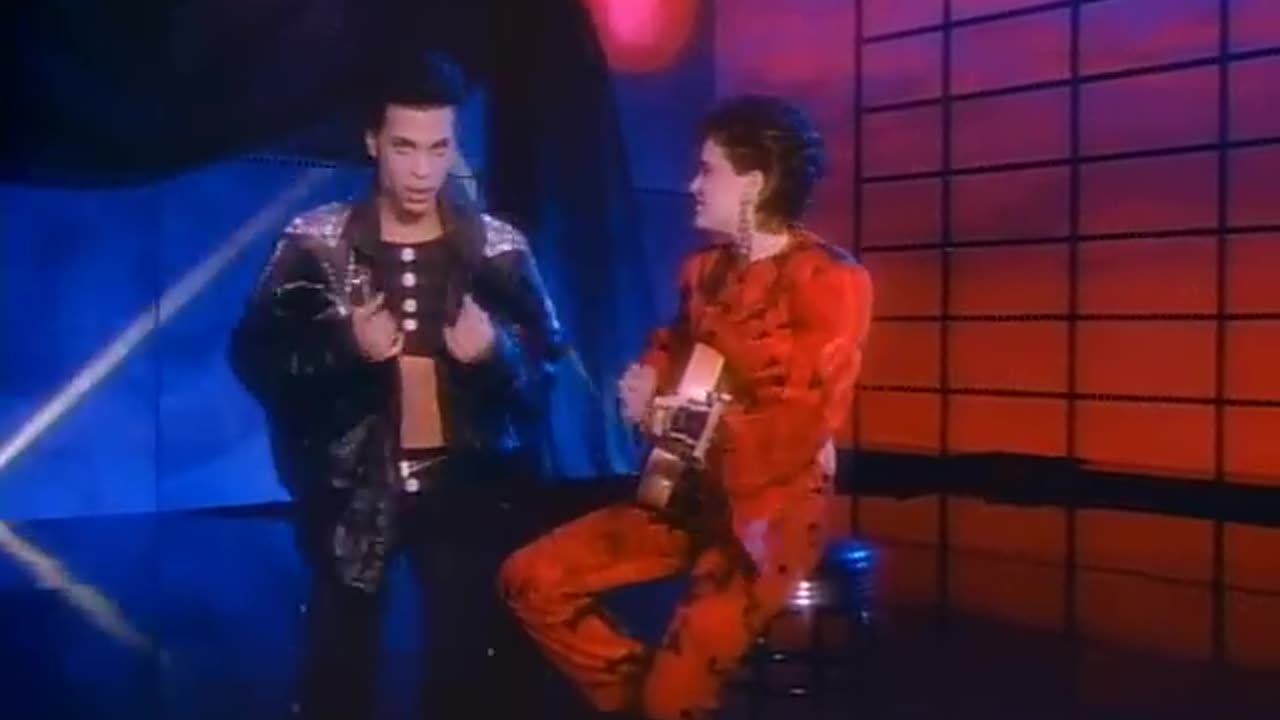 Prince & The Revolution - Kiss (Official Music Video)