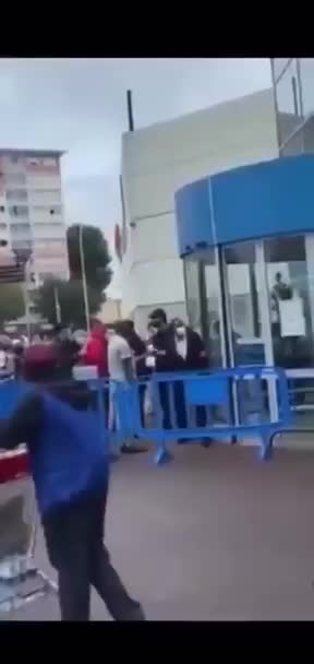 France: Woman Assaulted by (2) Men for Trying to Enter Grocery Store