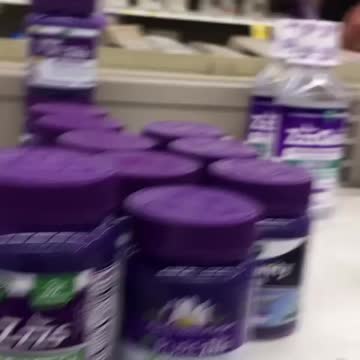 Maui Mask Karen gets triggered