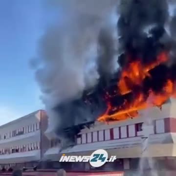 إيطاليا: بعد الموافقة على التلقيح الإجباري لجميع قوات الأمن ، اشتعلت النيران في المستودع العسكري