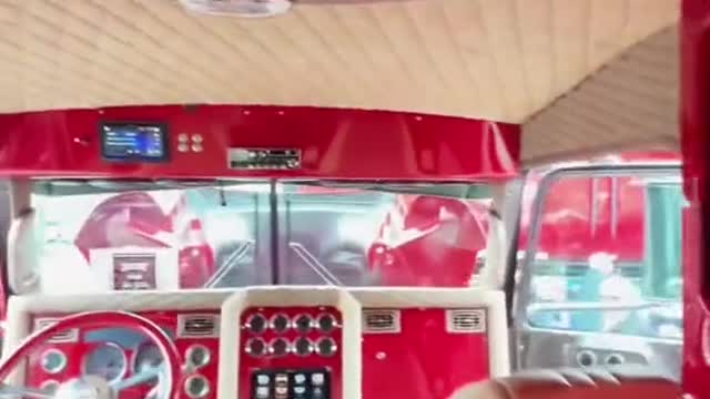 Experience the luxurious American heavy truck.