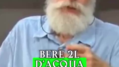 Dott. Piero Mozzi - 2 litri di LIQUIDI al giorno (compreso alimenti) e NON 2 litri di sola acqua