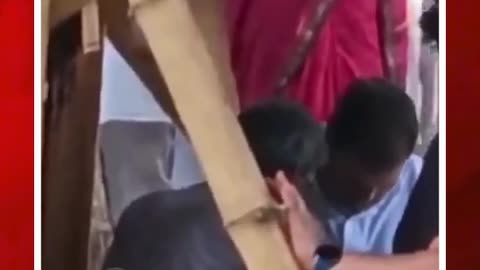 చెప్పులు కుట్టే వ్యక్తితో రాహుల్ గాంధీ #rahulgandhinews #speech #viralvideo | FBTV NEWS