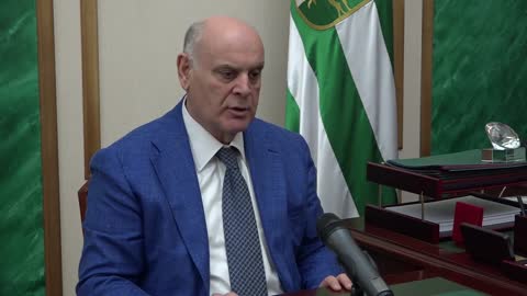 Аслан Бжания оставил Дмитрия Дбар на посту главы МВД Абхазии