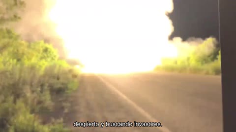 Noche. Los ocupantes están durmiendo. Y la tripulación del cohete HIMARS no duerme y busca invaso