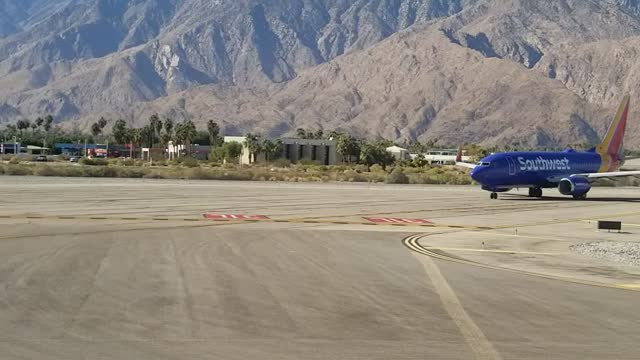 Palm springs int take off