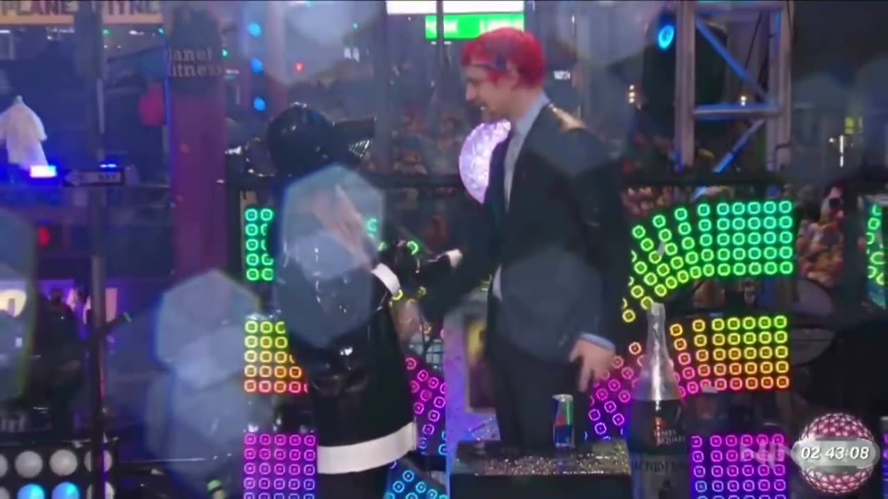 Ninja tries and Fails to Crowd Floss on New Years, Super Cringe !!