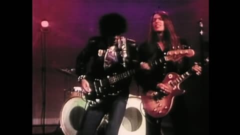 Thin Lizzy - The Boys Are Back In Town