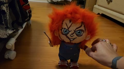 Chucky doll talking & walking