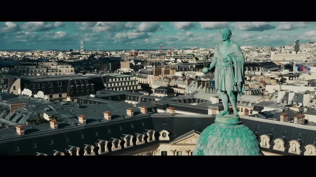 I Am 18 Place Vendôme – Chanel