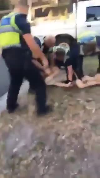 Australia man get KICKED in the FACE by COPS
