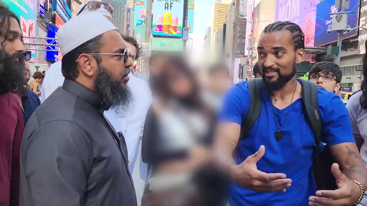 š„š±NYC DEBATEāShaykh Uthman CHECKMATES Christian Preacher in Times Square #nyc (1)