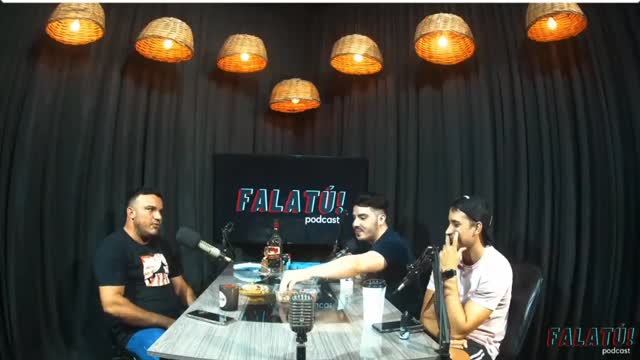 Júnior Vianna em entrevista ao Podcast "Fala Tú"