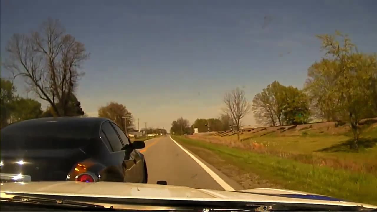 Couple Attempts To Flee From Trooper During Traffic Stop