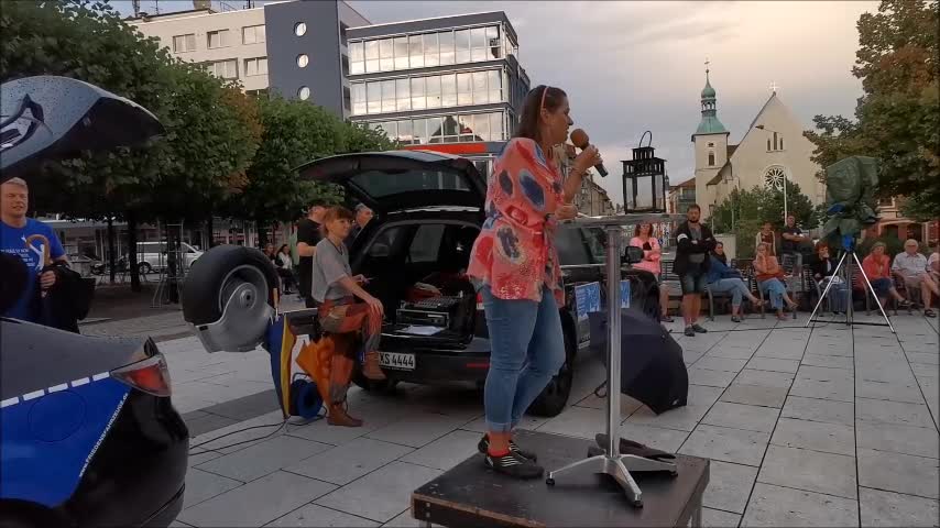 80. MAHNWACHE - BAUTZEN, Kornmarkt, 15 08 2022 - Bürgermikrofon Veit u. MARION, Ende EDGAR