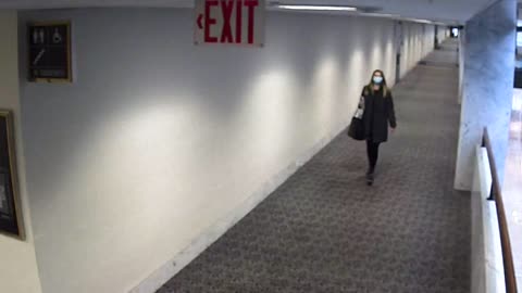 1469HSOB02SH211Hallway_2021-01-06_08h20min01s527ms.mp4