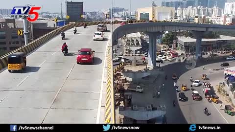 Crazy Fly Over Accident in Hyderabad,India