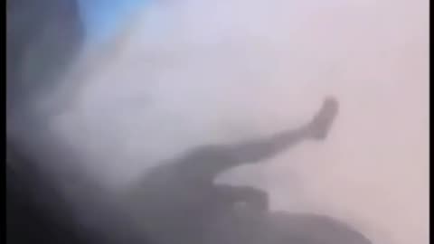 Footage of an Afghan caught in the landing gear of C17