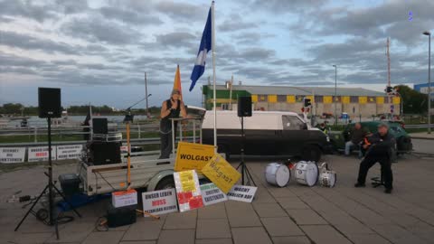 Wolgast - Martin trägt Redebeitrag von Heinz vor 13-09-2022