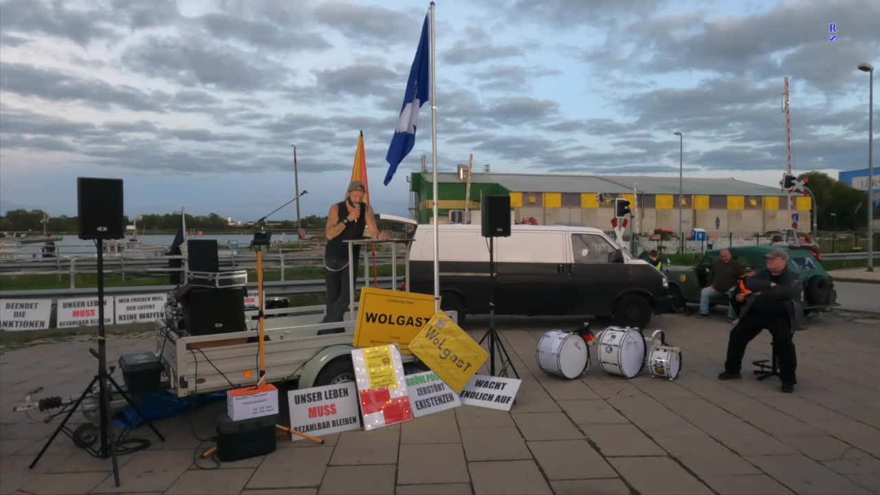 Wolgast - Martin trägt Redebeitrag von Heinz vor 13-09-2022