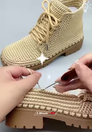 Shoe-knitting looks SO FUN