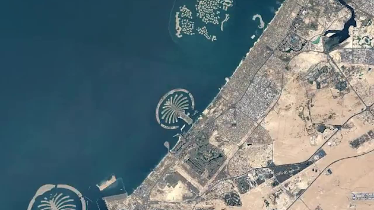 Dubai coastline caused by between 1984-2022.