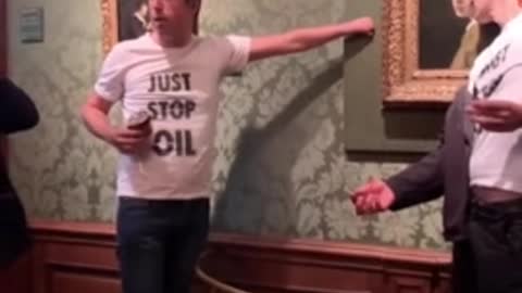 "You Are Stupid!" - Climate Crazies Mocked by Museumgoers