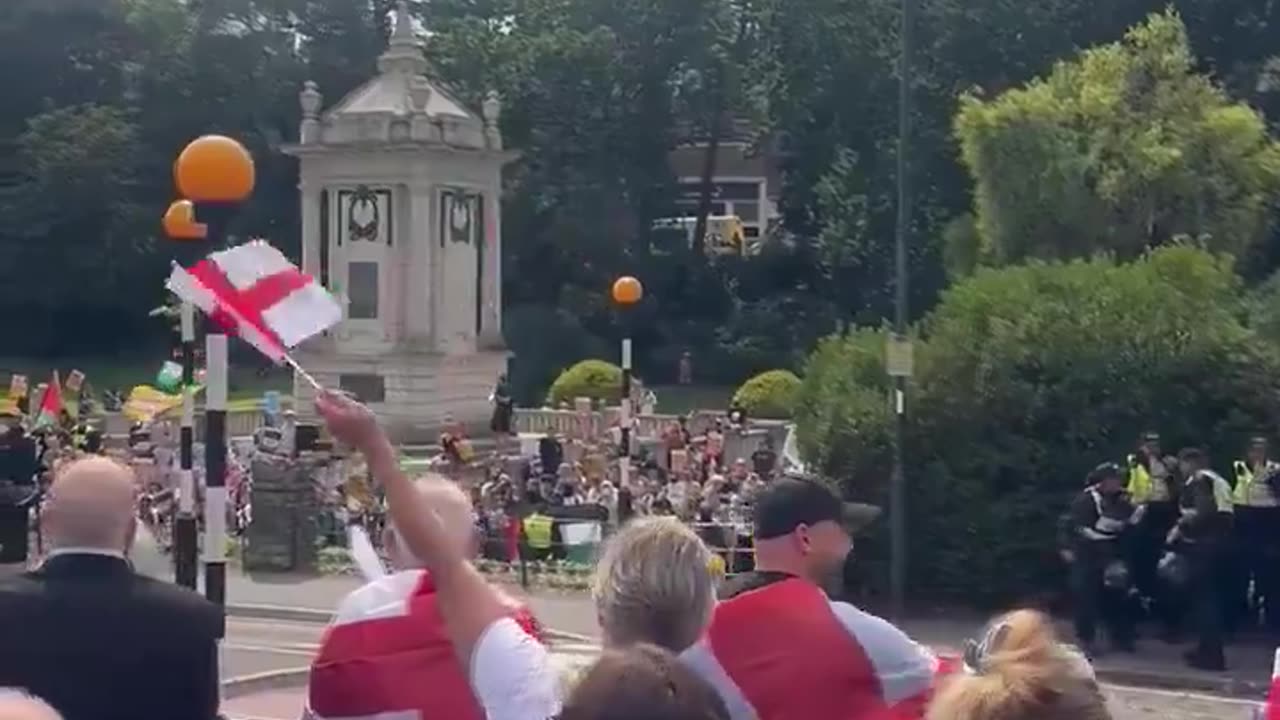 Patriotic Brits hold anti-immigration protest in Bournemouth.