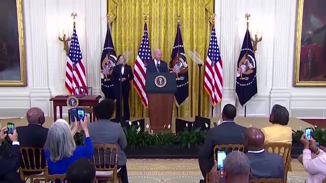 Biden signs law making Juneteenth U.S. holiday