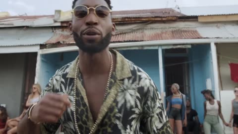 Tinie Tempah - Girls Like ft. Zara Larsson (Official Video)