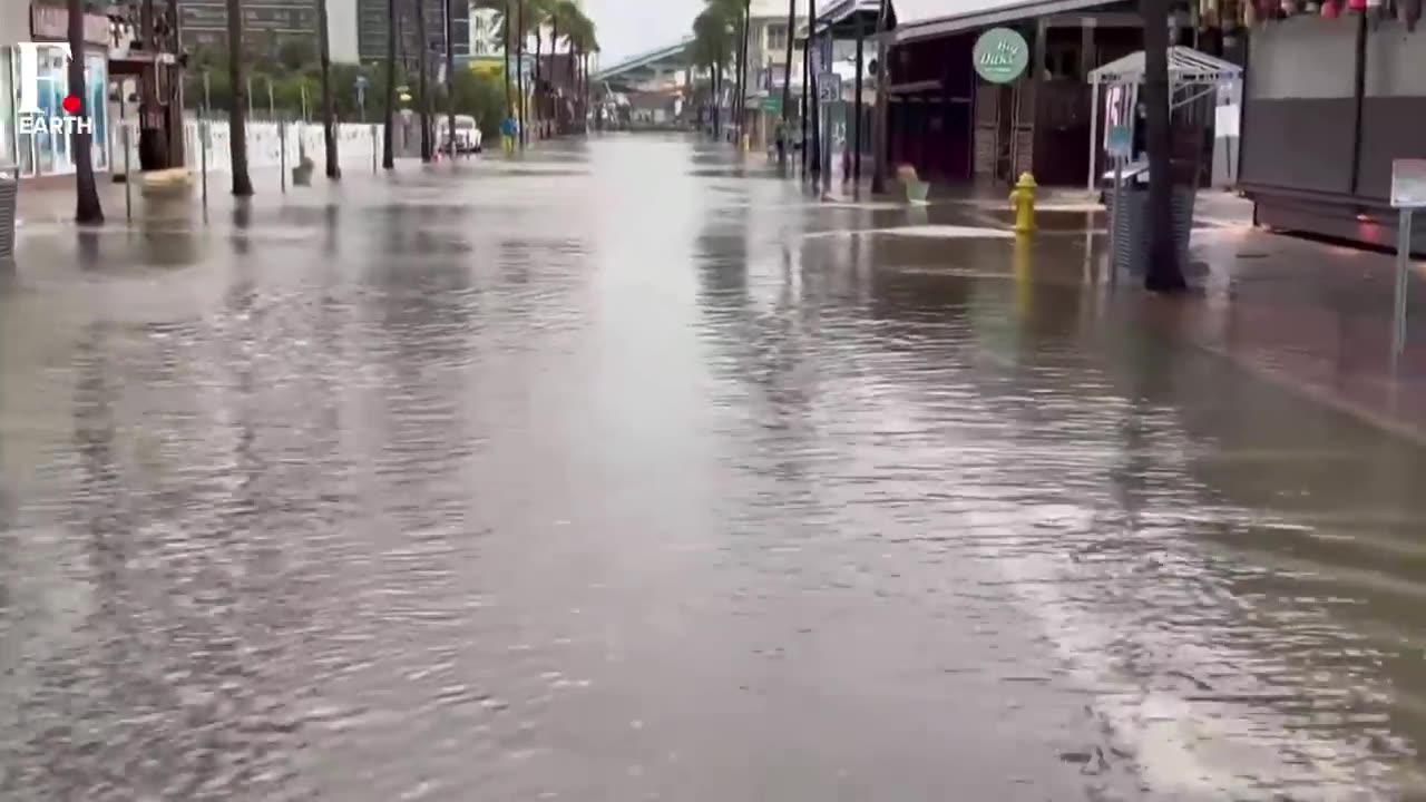 US: "Unsurvivable" Hurricane Helene Slams Florida, At Least 1 Dead